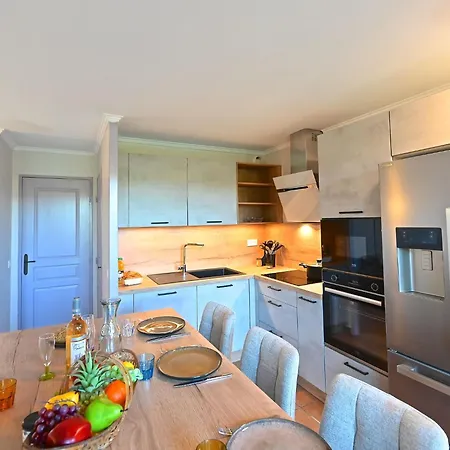 Apartment Village Cap Esterel - L'esquinade-109 By Interhome